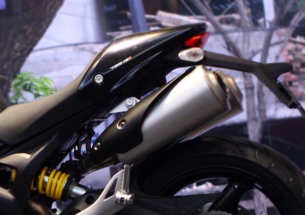 Ducati Monster 795 an toàn hơn với phiên bản ABS - 13 Ducati Monster 795 2013 - An toàn hơn với phiên bản ABS