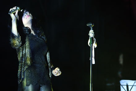 Tạo tính cách với micro buộc giây vải