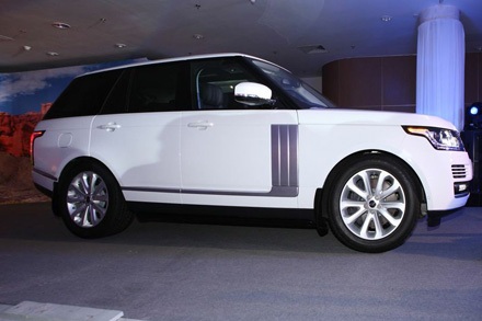 Bố trí tay lái của Range Rover mới