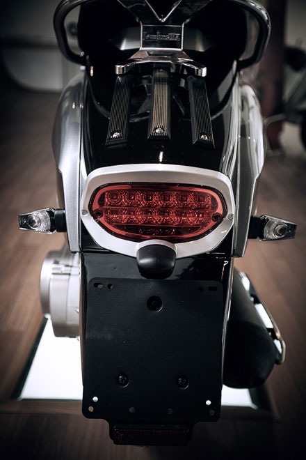 Thêm xe Lambretta màu đen cho năm 2013 - 7 Giá bán của xe Lambretta LN125 mới không thay đổi so với các bản