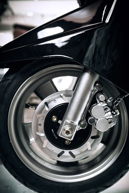 Thêm xe Lambretta màu đen cho năm 2013 - 8 Giá bán của xe Lambretta LN125 mới không thay đổi so với các bản