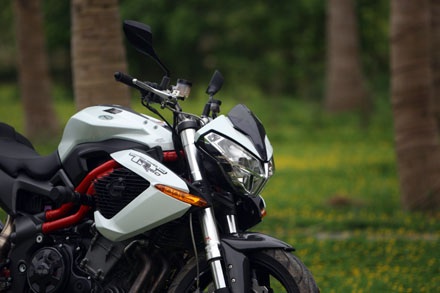 Benelli TNT R160 - Bom nổ chậm đến từ Ý