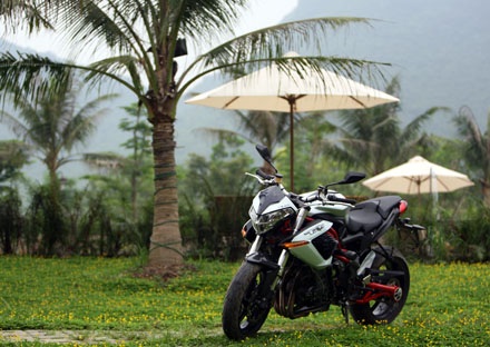 Benelli TNT R160 - Bom nổ chậm đến từ Ý