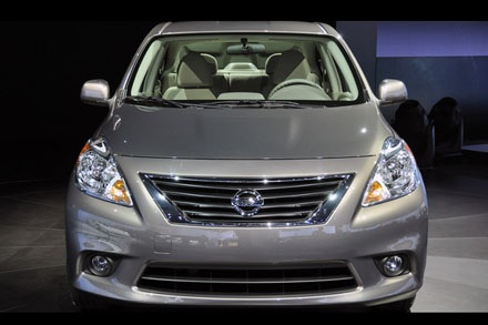 THUÊ XE 4 CHỖ NISSAN SUNNY TẠI HÀ NỘI