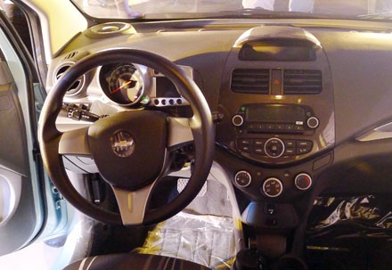 Xe Chevrolet Spark số tự động có giá 377 triệu đồng - 6 Động cơ 1.0L của xe Chevrolet Spark AT