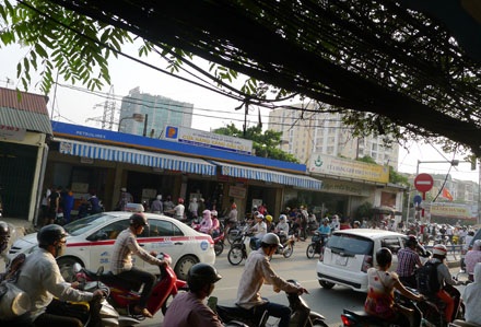 Cây xăng nội đô: Cần một đánh giá đúng - 10 Hơn thế nữa, còn quy tụ cả những ngành nghề kinh doanh dễ... bén lửa.