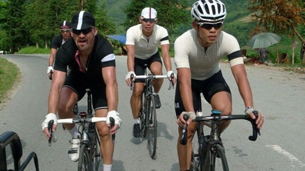 Xe đạp - Sự trở lại của một thú chơi - 2 Tác giả bài viết ngoài cùng bên trái