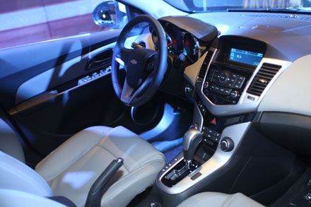 GM Việt Nam ra xe Chevrolet Cruze phiên bản mới - 9 Việt Hưng