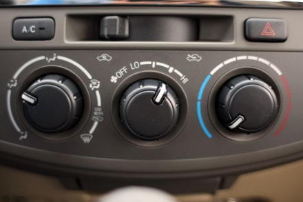 Fortuner 2013 - Minh chứng cho sự bảo thủ - 15 Điều hòa chỉnh tay...