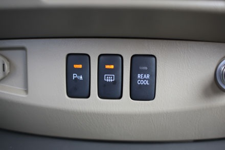 Fortuner 2013 - Minh chứng cho sự bảo thủ - 16 ... với giàn lạnh hàng ghế thứ 2