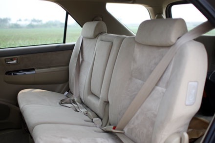 Fortuner 2013 - Minh chứng cho sự bảo thủ - 18 Nội thất nỉ là trang bị tiêu chuẩn cho phiên bản G