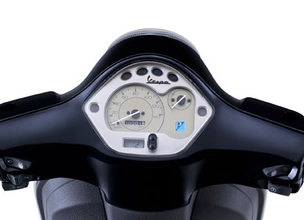 Vespa LX 125 3V và Vespa LT 125 3V