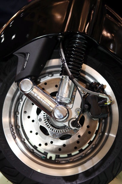 Vespa 946 có phải để kinh doanh? - 12 Việt Hưng