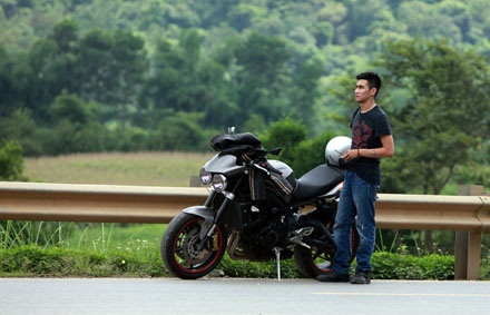 Triumph Street Triple R - Sự hấp dẫn kỳ lạ