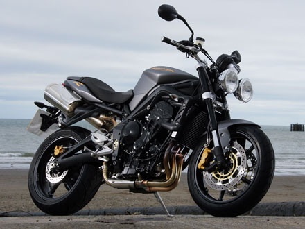 Thông số kỹ thuật của xe Triumph Street Triple R 2010