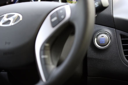 Hệ thống khởi động bằng nút bấm - một trang bị đang được yêu thích tại Việt Nam