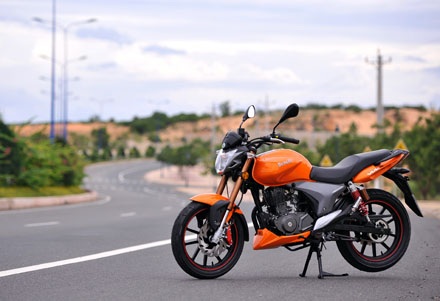 Benelli ra mắt xe côn tay VLM 150 phiên bản mới - 2 Benelli ra mắt xe VLM 150 phiên bản mới