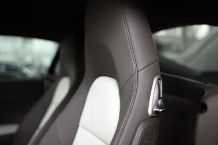 Thông số kỹ thuật Porsche Cayman 2.7L tại Việt Nam: