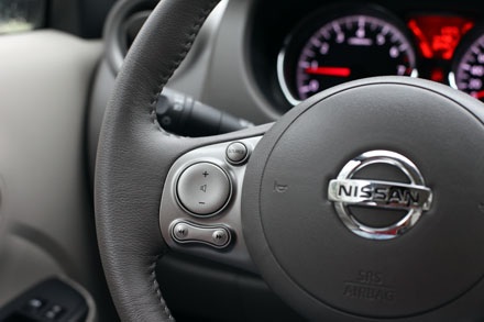 Nissan Sunny - Một mẫu xe thực dụng - 20 Gương cửa không tích hợp đèn báo rẽ