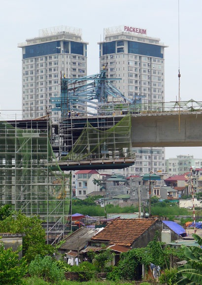 Một nhịp cầu thi công tại nút giao Phú Thượng