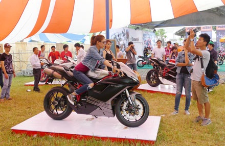 Khai mạc ngày hội mô-tô đầu tiên tại Việt Nam - 19 Như Phúc - Thanh Long