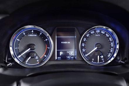 Ra mắt Toyota Corolla Sedan thế hệ mới phiên bản Châu Âu - 9 Ra mắt Toyota Corolla Sedan thế hệ mới phiên bản Châu Âu