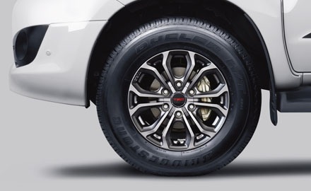 Toyota ra mắt phiên bản nâng cấp của Fortuner tại Indonesia - 8 Toyota ra mắt phiên bản nâng cấp của Fortuner tại Indonesia