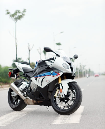 Siêu môtô BMW S1000RR 2013 cập cảng Sài Gòn  CafeAutoVn