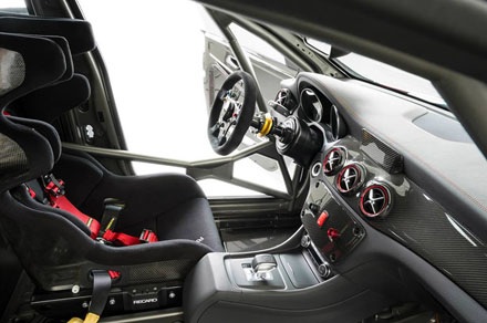 CLA45 AMG Race concept – Mẫu xe đua mới của Mercedes-Benz - 7 CLA45 AMG Race concept – Mẫu xe đua mới của Mercedes-Benz