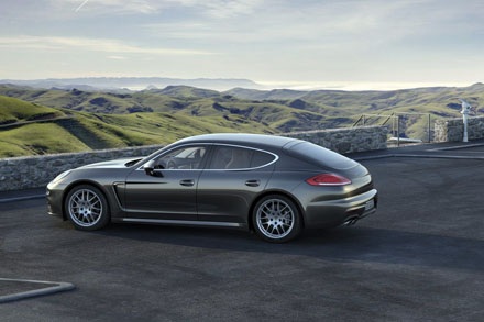 Porsche Panamera Diesel 2014 sẽ ra mắt tại triển lãm ôtô Frankfurt - 4 Porsche Panamera Diesel 2014 sẽ ra mắt tại triển lãm ôtô Frankfurt