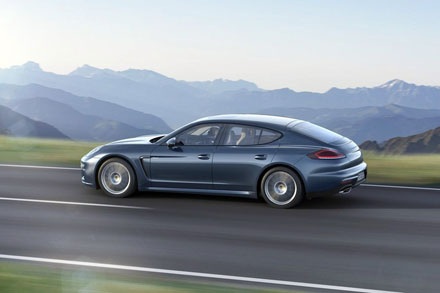Porsche Panamera Diesel 2014 sẽ ra mắt tại triển lãm ôtô Frankfurt - 9 Porsche Panamera Diesel 2014 sẽ ra mắt tại triển lãm ôtô Frankfurt