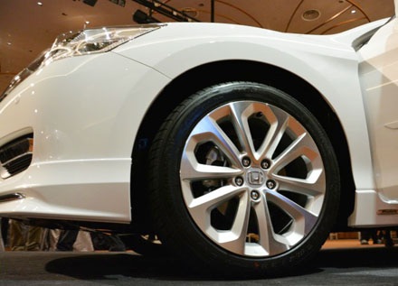 Honda Accord thế hệ mới tại Malaisia có giá bán cụ thể như
sau; phiên bản 2.0 VTi là