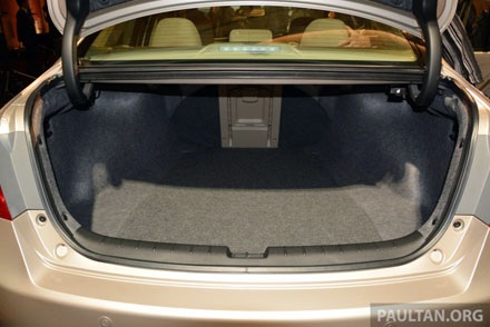 Honda Accord thế hệ mới tại Malaisia có giá bán cụ thể như
sau; phiên bản 2.0 VTi là