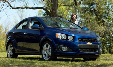 Chevrolet Aveo bản 4 cửa