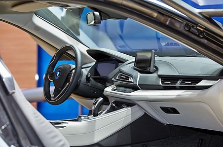 Plug-in hybrid i8 - mẫu xe đắt nhất của BMW - 4 BMW i8 sẽ đến tay người dùng đầu năm sau