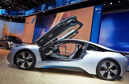 Plug-in hybrid i8 - mẫu xe đắt nhất của BMW - 8 BMW i8 sẽ đến tay người dùng đầu năm sau