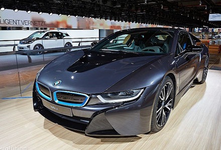 Plug-in hybrid i8 - mẫu xe đắt nhất của BMW - 11 BMW i8 sẽ đến tay người dùng đầu năm sau