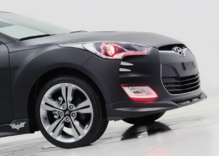 Veloster "hiệp sĩ bóng đêm" ra mắt tại Việt Nam - 12 Mẫu Veloster Dark Knight tại Việt Nam sẽ được bảo hành 3 năm hoặc 30 nghìn km tùy từng điều kiện.