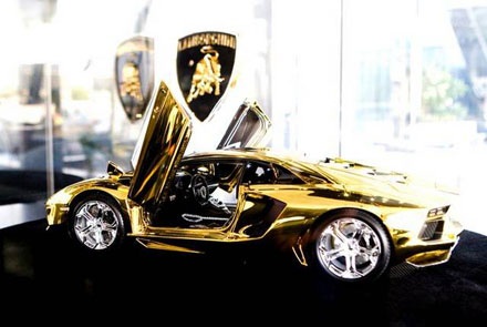 Lamborghini Aventador - Chiếc ôtô đắt nhất thế giới - 6 Lamborghini Aventador - Chiếc ôtô đắt nhất thế giới