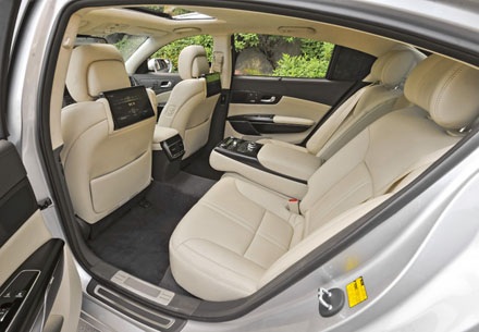 Năm 2014 Mỹ mới có KIA Quoris - 10 Hội An
