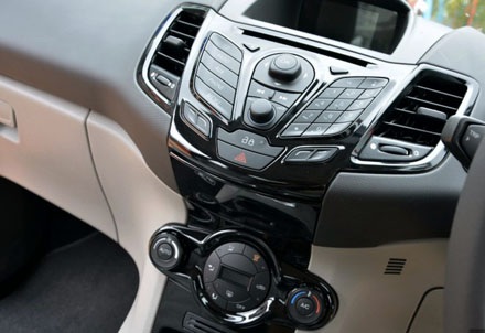 Trước khi về Việt Nam, Ford Fiesta 2014 ra mắt tại Malaysia - 8 Trung Đức