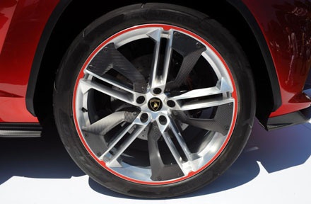 Lamborghini Urus chính thức được bán trong năm 2017 - 9 Lamborghini: Urus sẽ tấn công Mỹ, Nhật và Trung Quốc.