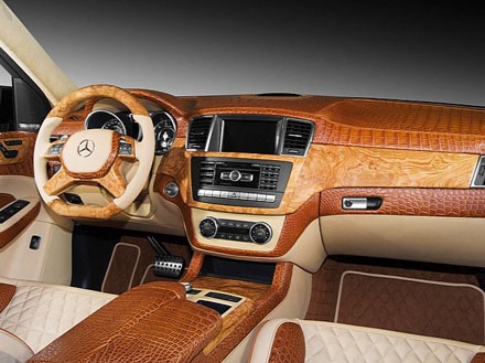 Mercedes-Benz với nội thất da cá sấu - 3 Như Phúc