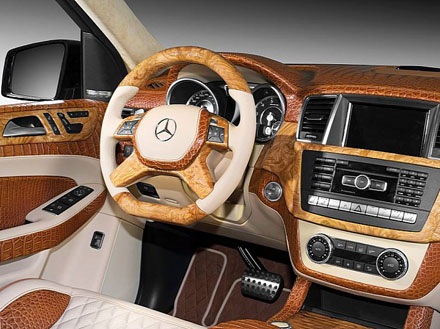 Mercedes-Benz với nội thất da cá sấu - 4 Như Phúc