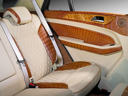 Mercedes-Benz với nội thất da cá sấu - 11 Như Phúc