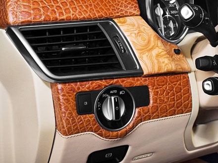 Mercedes-Benz với nội thất da cá sấu - 12 Như Phúc