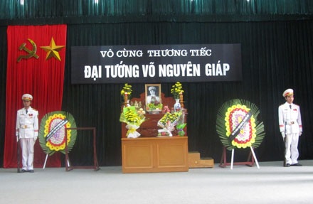 Điện Biên lập ba ban thờ Đại tướng Võ Nguyên Giáp - 1 Điện Biên lập ba ban thờ Đại tướng Võ Nguyên Giáp