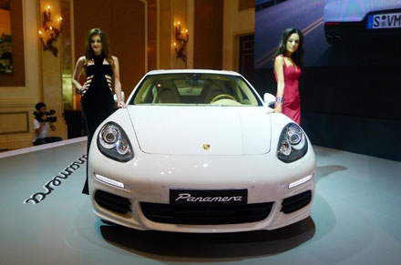 Porsche Panamera thế hệ thứ hai chính thức có mặt tại Việt Nam - 4 Bảng giá chi tiết các mẫu Panamera mới tại Việt Nam: