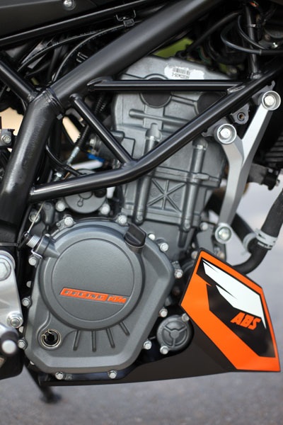 KTM Duke 125 tại Việt Nam có gì? - 11 Duke125 chỉ có duy nhất hệ thống khởi động bằng điện
