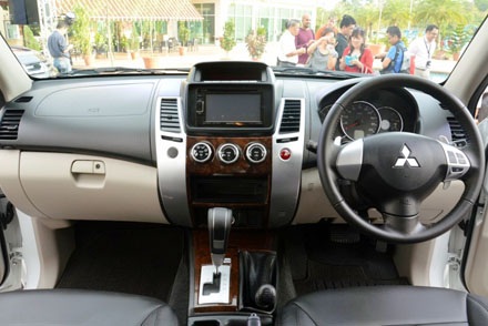 Mitsubishi ra mắt Pajero Sport GL và Pajero Sport VGT tại Malaysia - 9 Mitsubishi ra mắt Pajero Sport GL và Pajero Sport VGT tại Malaysia